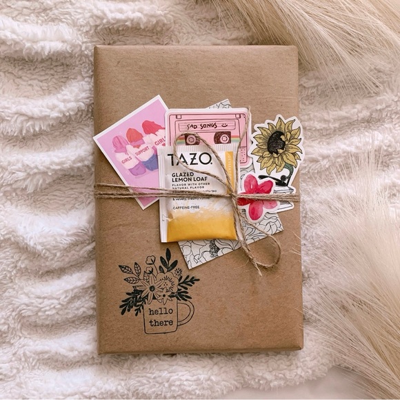 Blind Date with a Thrifted Book🌸 - Picture 2 of 3